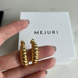 Mejuri Croissant Dome Large Hoops